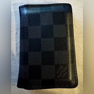 100% authentic Louis Vuitton bifold card holder